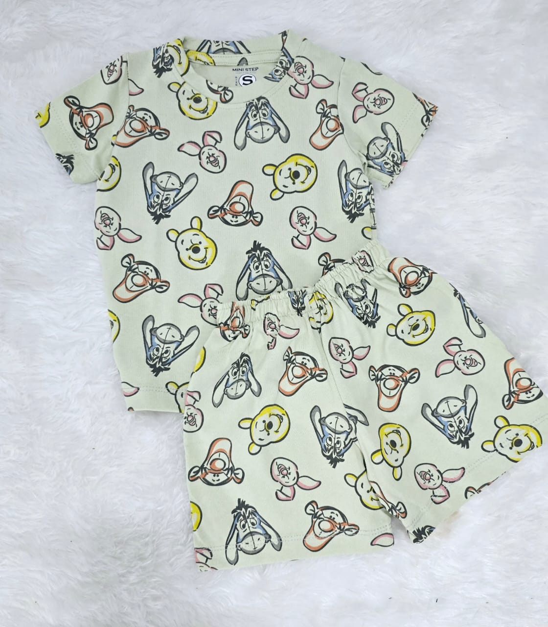 Kids’ T-Shirt & Shorts Set – POOH